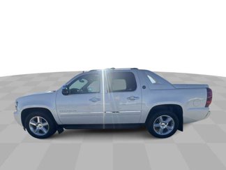 Used 2013 Chevrolet Avalanche LTZ image 1