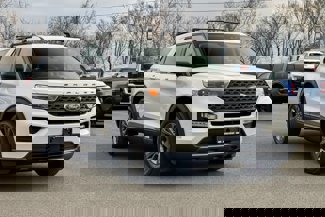 Used 2021 Ford Explorer XLT w/ Equipment Group 202A image 1