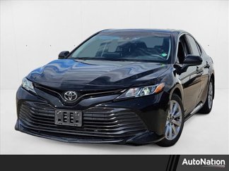 Used 2020 Toyota Camry LE image 1