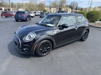 Used 2021 MINI Cooper 2-Door Hardtop w/ Premium Package image 1