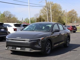 New 2025 Kia K4 LXS image 1