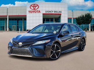 Used 2018 Toyota Camry XSE image 1