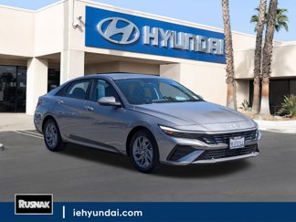 Used 2024 Hyundai Elantra SEL image 1