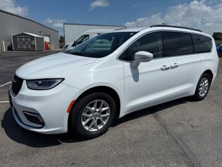 Used 2022 Chrysler Pacifica Touring-L image 1
