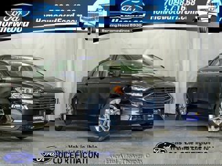 Used 2020 Ford Fusion SE image 1