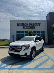 Used 2022 GMC Terrain SLT image 1