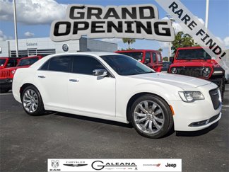 Used 2019 Chrysler 300 Limited image 1
