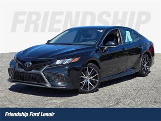 Used 2023 Toyota Camry SE image 1