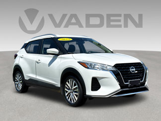 Certified 2023 Nissan Kicks SV image 1