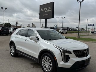 Used 2021 Cadillac XT4 Luxury w/ Cold Weather Package image 1
