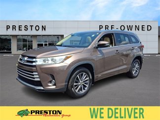 Used 2017 Toyota Highlander XLE image 1