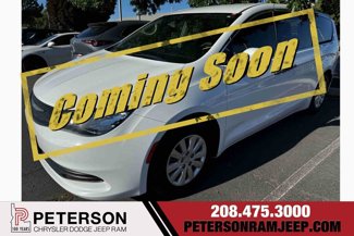 Used 2018 Chrysler Pacifica L image 1