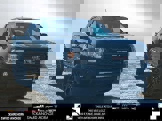 Used 2018 GMC Canyon SLE image 1