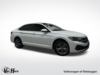 Used 2023 Volkswagen Jetta SE w/ Panoramic Sunroof Package image 1