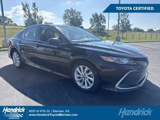 Certified 2022 Toyota Camry LE image 1