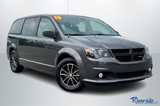 Used 2019 Dodge Grand Caravan SXT w/ Blacktop Package image 1