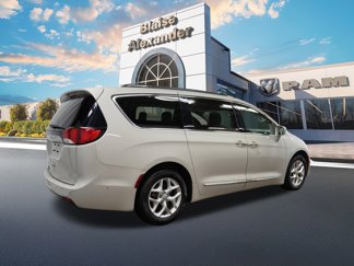 Used 2020 Chrysler Pacifica Touring-L Plus w/ Tire & Wheel Group video 3