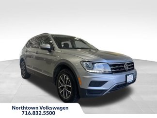 Used 2020 Volkswagen Tiguan SE w/ Panoramic Sunroof Package image 1