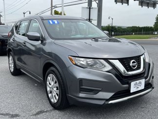 Used 2017 Nissan Rogue S image 1