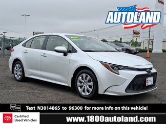 Certified 2022 Toyota Corolla LE image 1