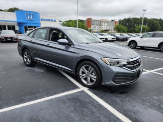 Used 2024 Volkswagen Jetta SE image 1