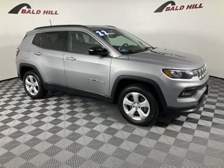 Used 2022 Jeep Compass Latitude image 1