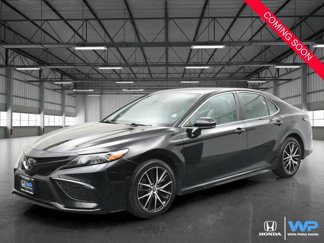Used 2021 Toyota Camry SE image 1