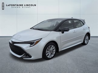 Used 2025 Toyota Corolla SE w/ SE Package image 1