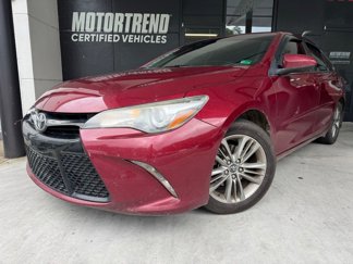 Used 2016 Toyota Camry SE image 1