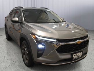Used 2024 Chevrolet Trax LT w/ Driver Confidence Package image 1