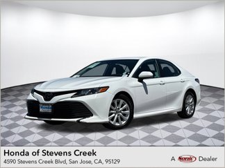 Used 2019 Toyota Camry LE image 1