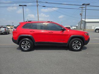Used 2019 Jeep Cherokee Trailhawk video 2