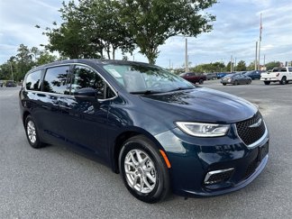 Used 2023 Chrysler Pacifica Touring-L image 1