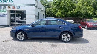 Used 2017 Ford Taurus SEL image 1