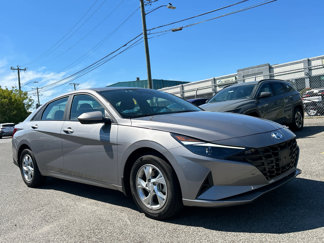 Certified 2023 Hyundai Elantra SE image 1