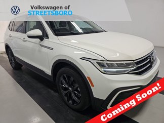 Used 2022 Volkswagen Tiguan SE w/ Panoramic Sunroof Package image 1