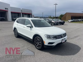 Used 2021 Volkswagen Tiguan SE w/ Panoramic Sunroof Package image 1
