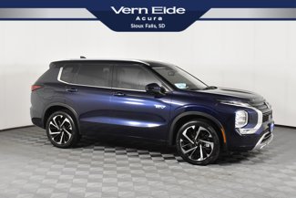 Used 2023 Mitsubishi Outlander SEL image 1