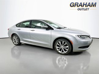 Used 2016 Chrysler 200 S image 1