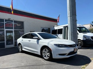 Used 2015 Chrysler 200 Limited image 1
