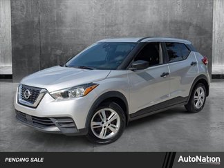 Used 2020 Nissan Kicks S image 1