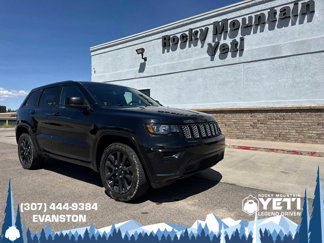 Used 2020 Jeep Grand Cherokee Altitude image 1