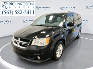 Used 2019 Dodge Grand Caravan SXT image 1