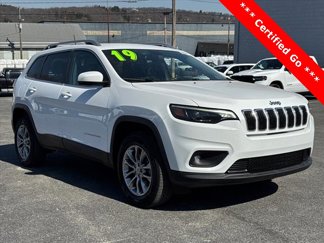 Certified 2019 Jeep Cherokee Latitude Plus w/ Cold Weather Group image 1