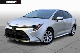 Used 2023 Toyota Corolla LE image 1