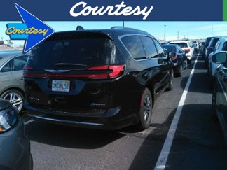 Used 2021 Chrysler Pacifica Touring-L image 1