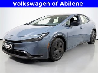 Used 2023 Toyota Prius LE image 1