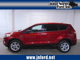Used 2017 Ford Escape SE image 1