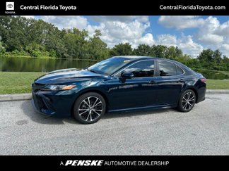 Used 2020 Toyota Camry SE image 1