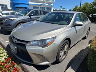 Used 2017 Toyota Camry SE image 1